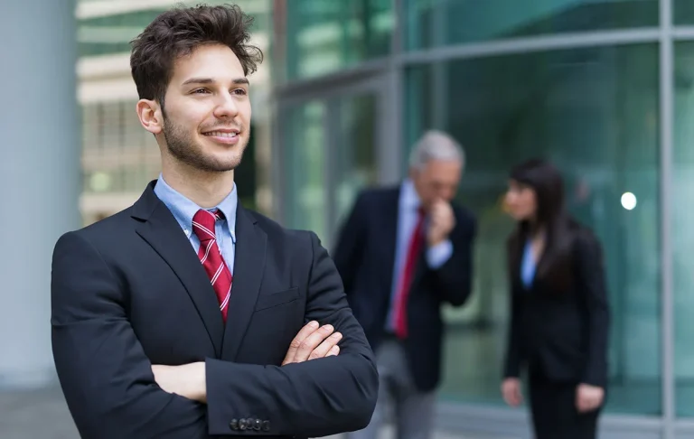 Solo founders confidently leading business without co-founder team